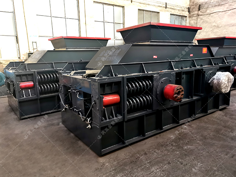 時產(chǎn)100噸瓜米石對輥制砂機多少錢？