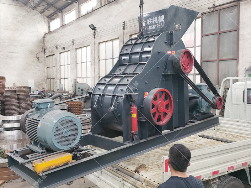 SCF800*800雙級(jí)粉碎機(jī)兩臺(tái)發(fā)往廣西南寧破碎鐵礦