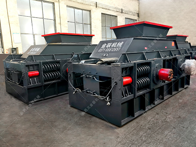 2PG1500X800大型對輥破碎機(jī)發(fā)住陜西漢中破碎石英砂