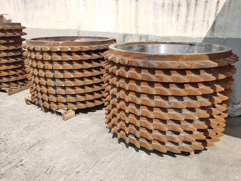 狼牙破碎機(jī)是什么設(shè)備？在哪些行業(yè)中有廣泛應(yīng)用？